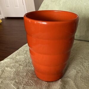 Price ⬇️💲Orange Shiny Pot. EUC, made in Germany. No signs of use.  Very clean.